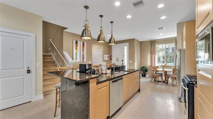 Image No.8-4 Bed Townhouse for sale