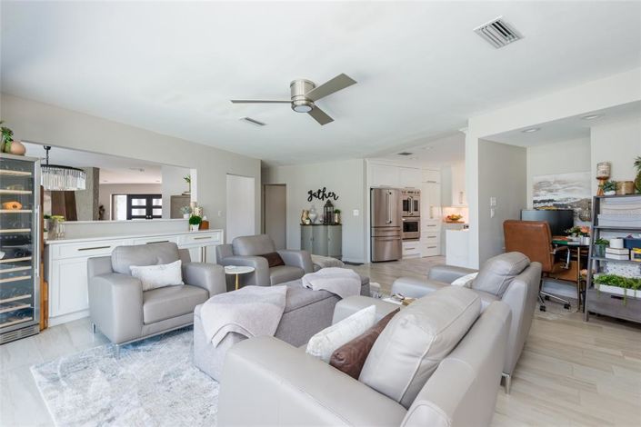 Image No.17-4 Bed Property for sale