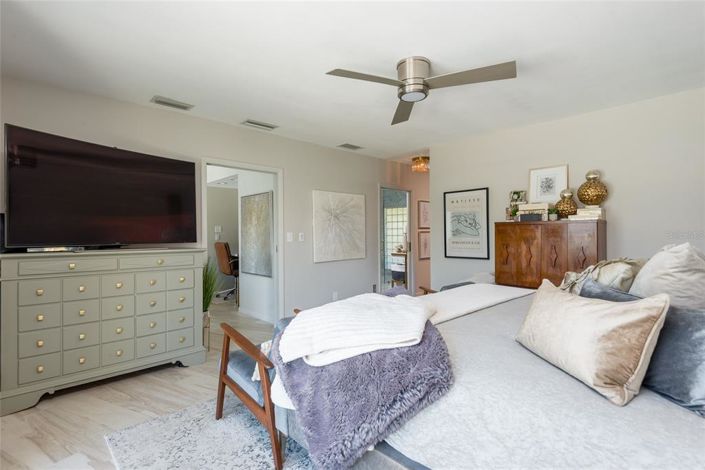 Image No.24-4 Bed Property for sale