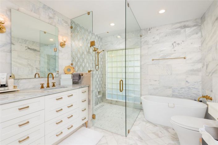 Image No.26-4 Bed Property for sale