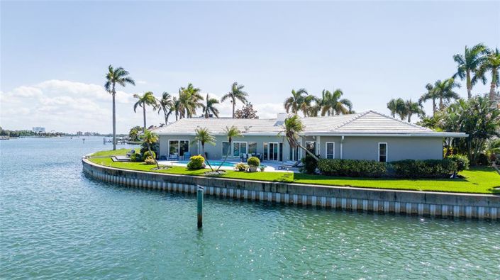 Image No.57-4 Bed Property for sale