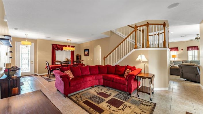 Image No.10-5 Bed Property for sale