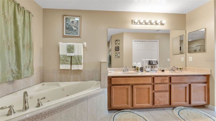 Image No.31-5 Bed Property for sale