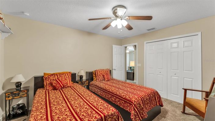 Image No.40-5 Bed Property for sale