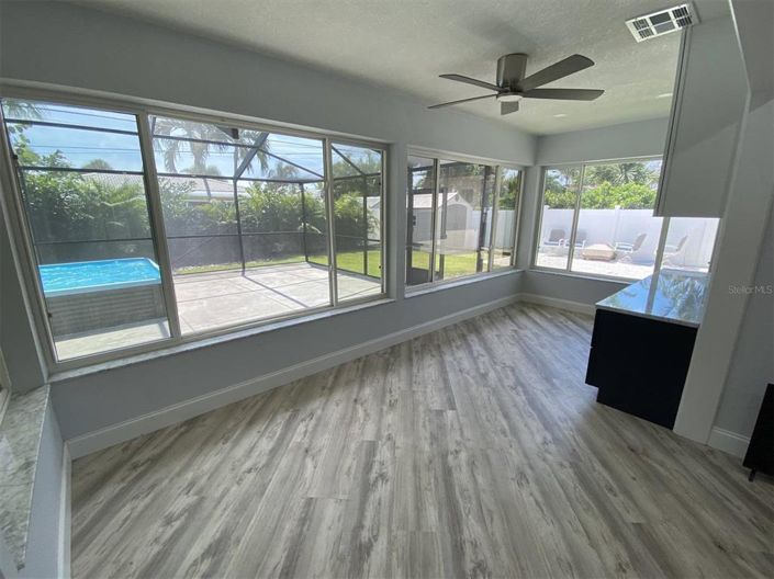 Image No.10-2 Bed Property for sale