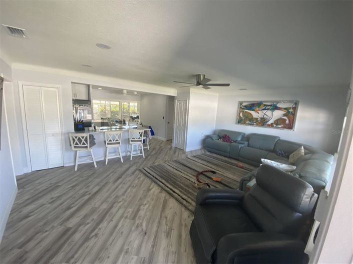 Image No.11-2 Bed Property for sale