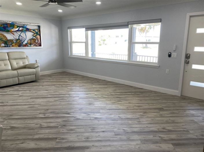 Image No.12-2 Bed Property for sale