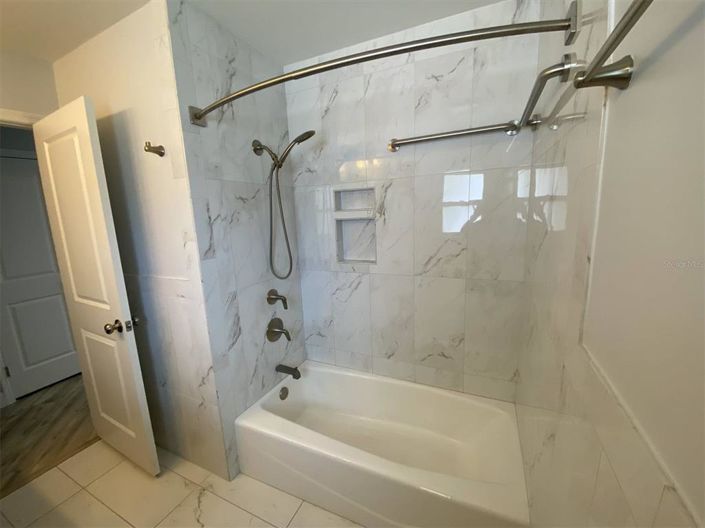 Image No.17-2 Bed Property for sale