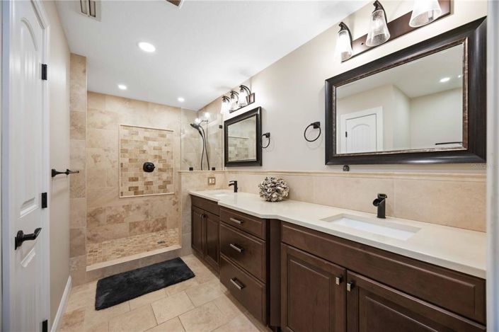 Image No.17-3 Bed Property for sale