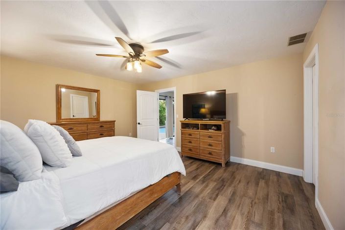 Image No.20-3 Bed Property for sale