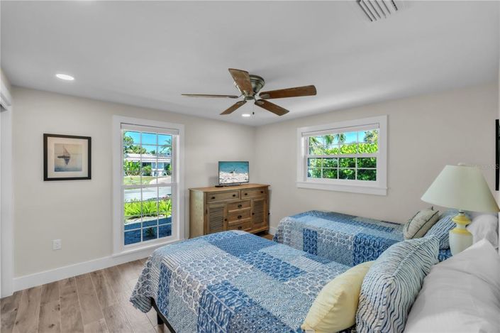 Image No.29-3 Bed Property for sale