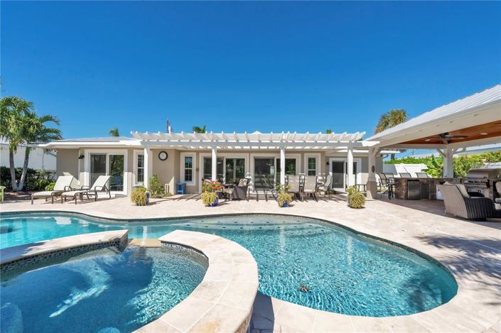 Image No.43-3 Bed Property for sale