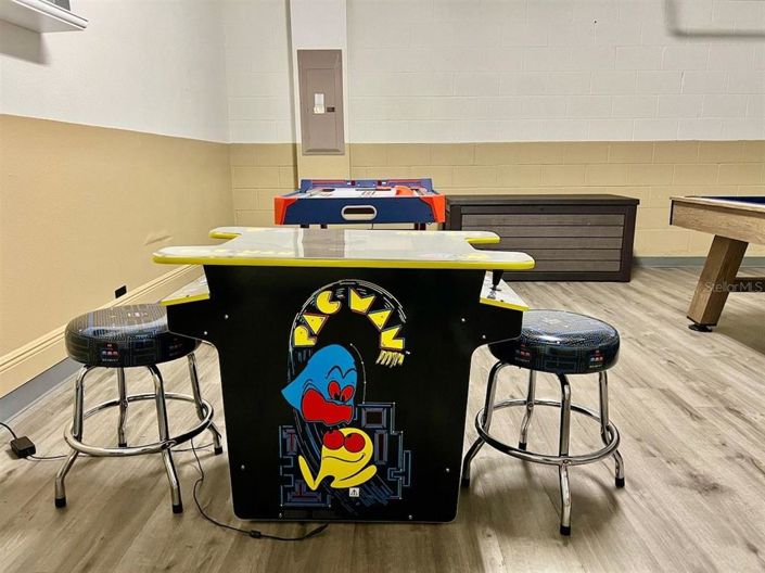 Image No.13-8 Bed Property for sale