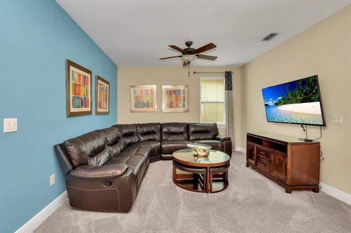 Image No.19-8 Bed Property for sale