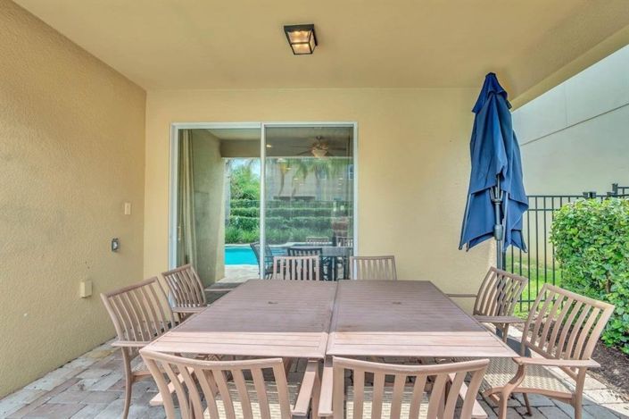 Image No.38-8 Bed Property for sale