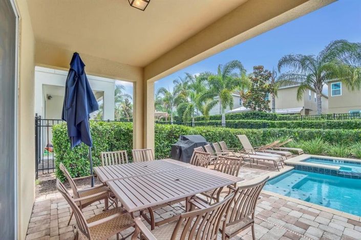 Image No.39-8 Bed Property for sale