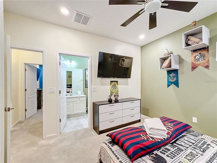 Image No.37-15 Bed Property for sale