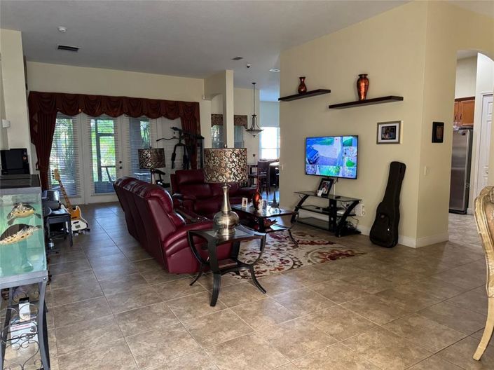 Image No.10-3 Bed Property for sale