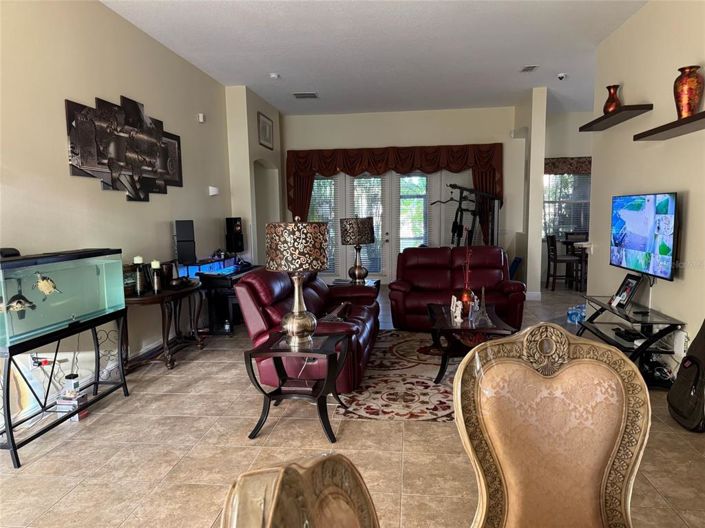 Image No.14-3 Bed Property for sale