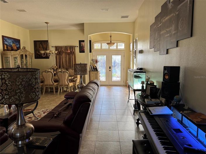 Image No.8-3 Bed Property for sale