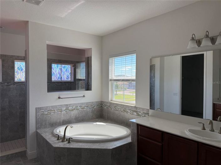 Image No.34-5 Bed Property for sale