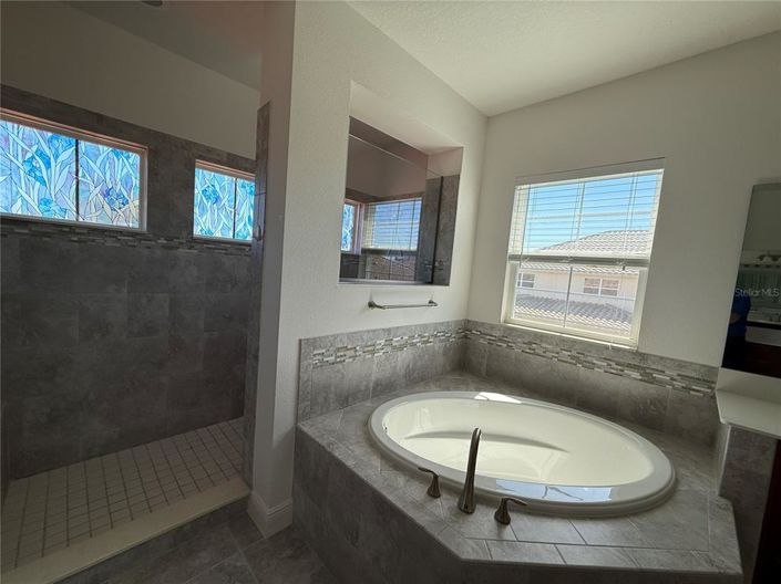 Image No.36-5 Bed Property for sale