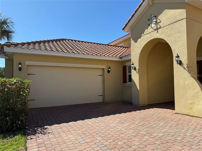 Image No.5-5 Bed Property for sale