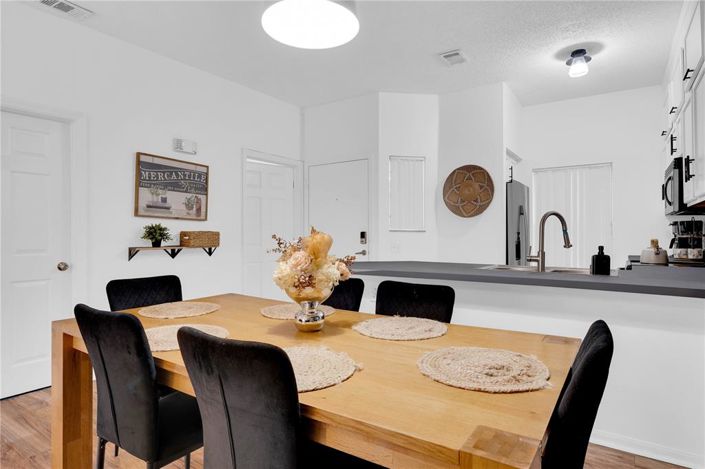 Image No.4-3 Bed Townhouse for sale