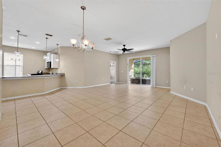 Image No.10-5 Bed Property for sale