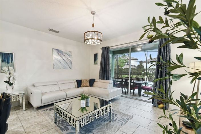 Image No.10-5 Bed Property for sale