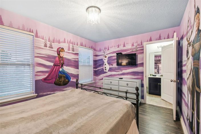 Image No.24-5 Bed Property for sale