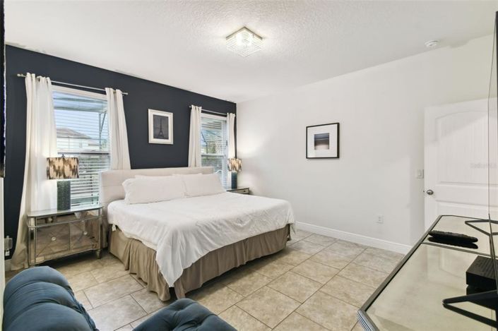 Image No.45-5 Bed Property for sale