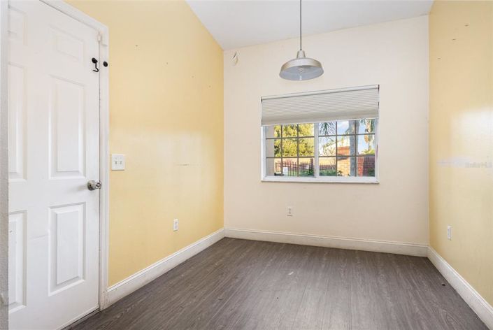 Image No.12-3 Bed Property for sale