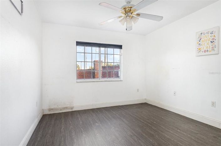 Image No.23-3 Bed Property for sale