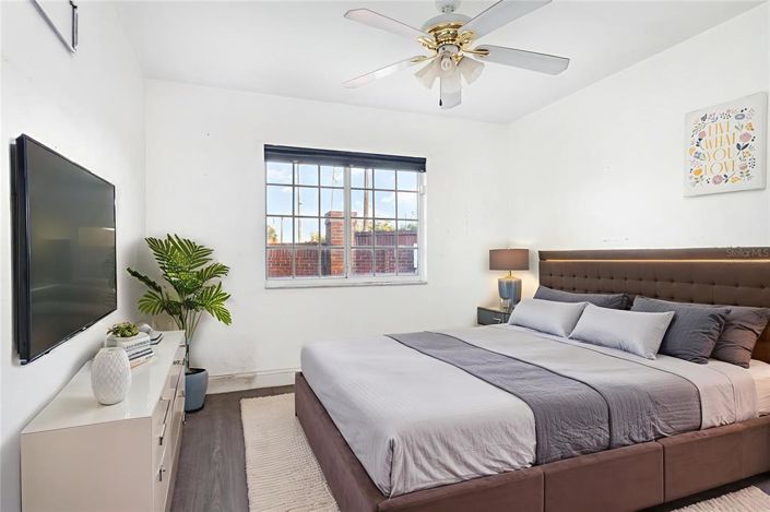 Image No.24-3 Bed Property for sale