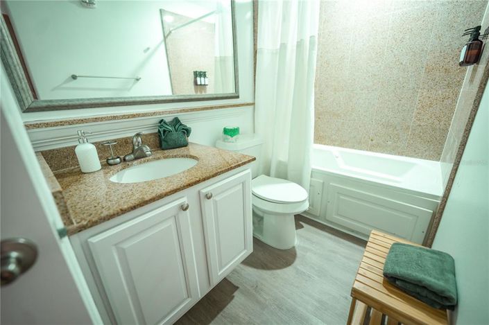 Image No.10-2 Bed Property for sale