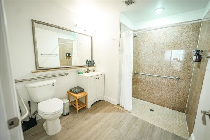 Image No.6-2 Bed Property for sale