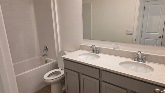 Image No.4-4 Bed Property for sale