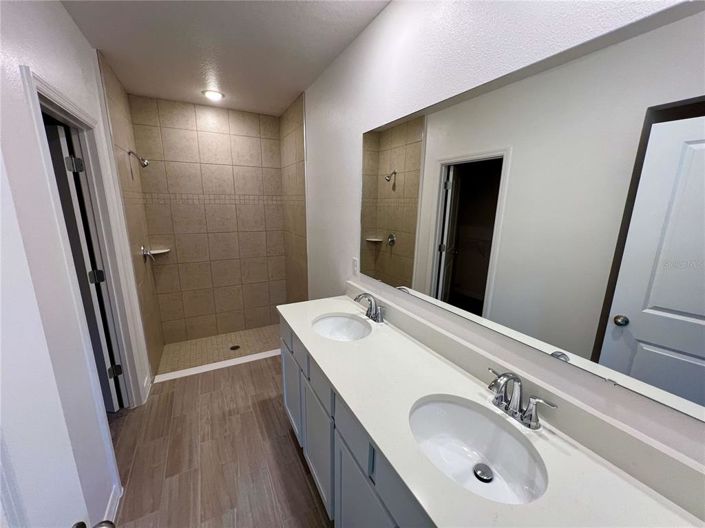 Image No.5-4 Bed Property for sale