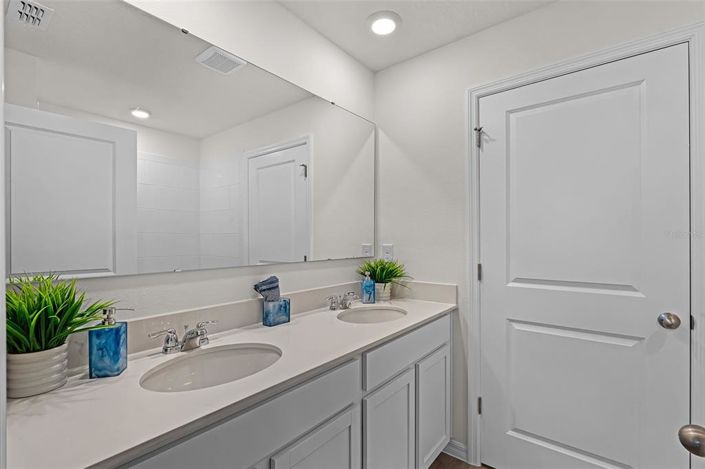 Image No.11-3 Bed Townhouse for sale