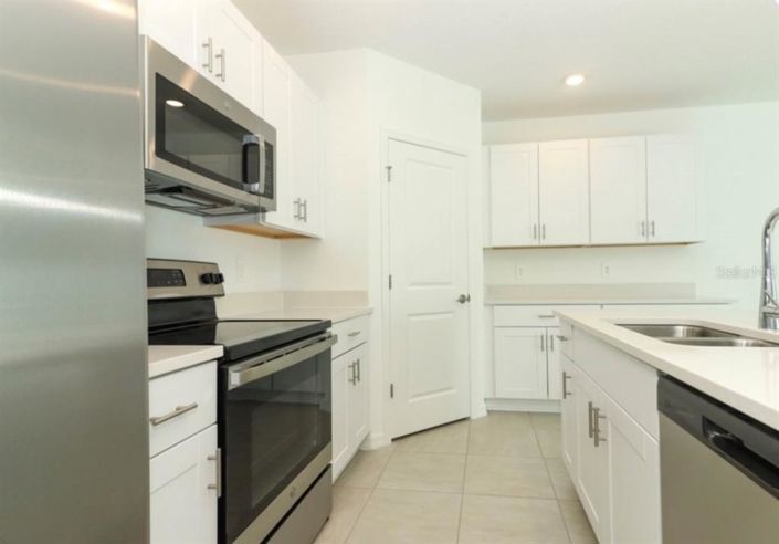 Image No.5-5 Bed Property for sale