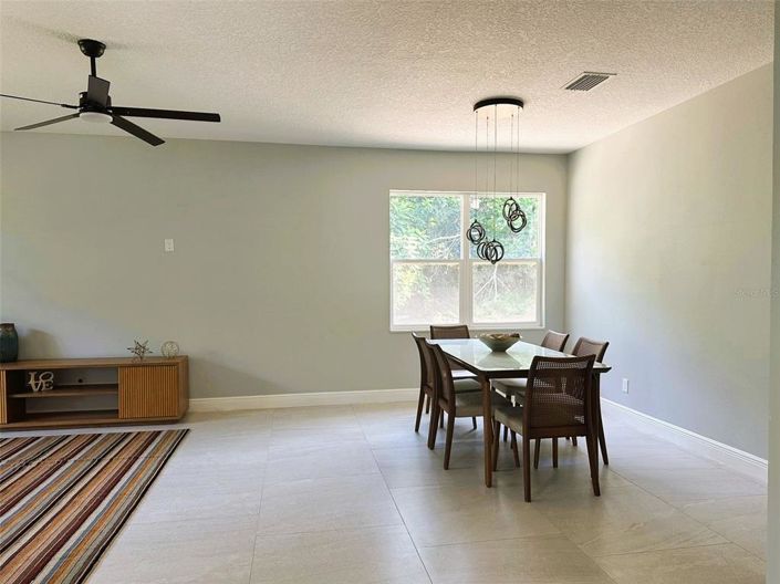 Image No.6-4 Bed Property for sale