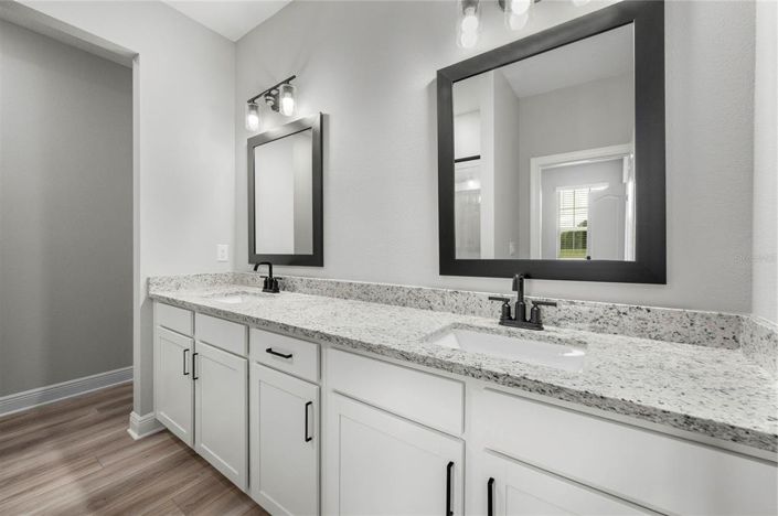 Image No.5-3 Bed Property for sale