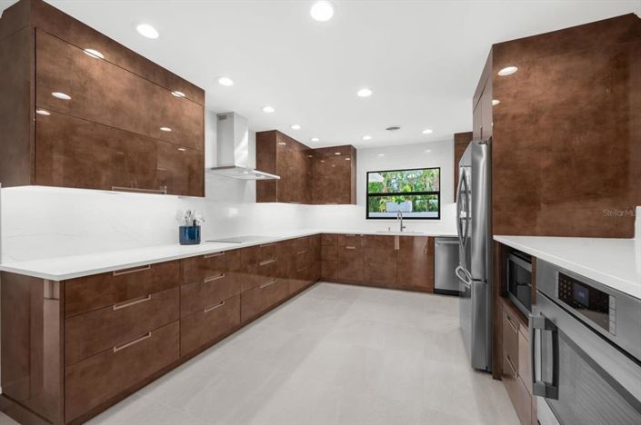 Image No.24-4 Bed Property for sale