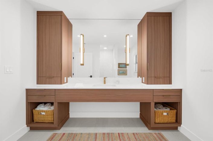 Image No.39-4 Bed Property for sale