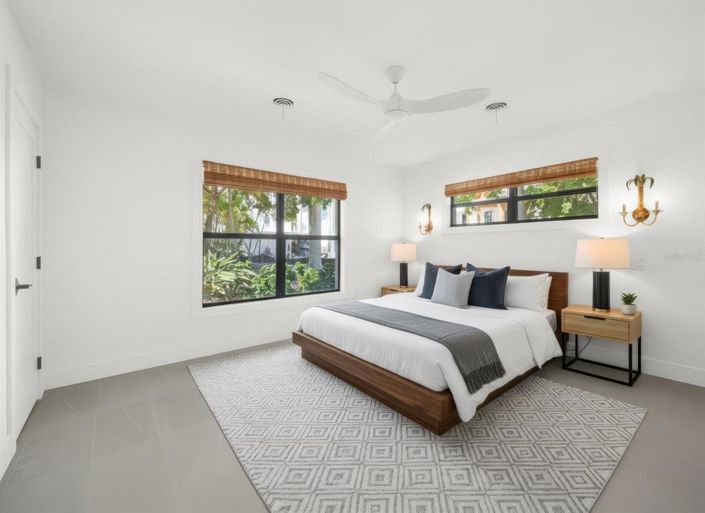 Image No.43-4 Bed Property for sale