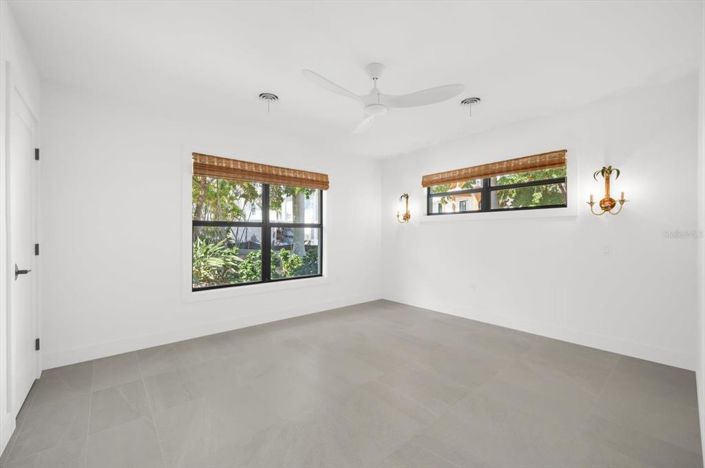 Image No.45-4 Bed Property for sale