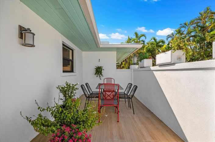 Image No.8-4 Bed Property for sale