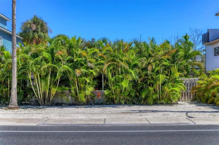 Image No.10-2 Bed Property for sale