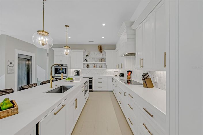 Image No.14-6 Bed Property for sale